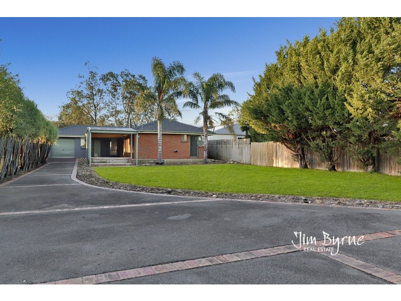 16 JAMIE COURT, Pakenham VIC 3810