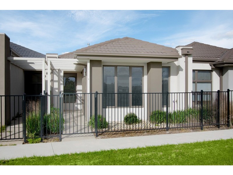 3 Hutton Way, Cranbourne East VIC 3977