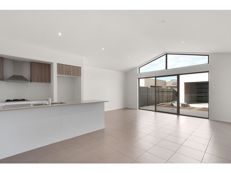 3 Hutton Way, Cranbourne East VIC 3977