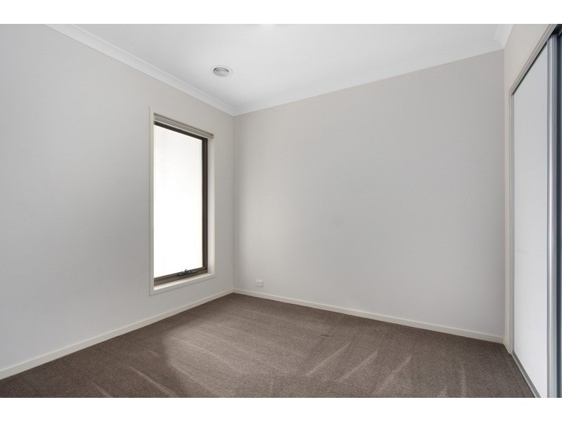 3 Hutton Way, Cranbourne East VIC 3977