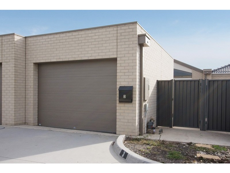 3 Hutton Way, Cranbourne East VIC 3977