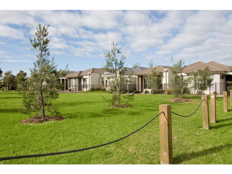 3 Hutton Way, Cranbourne East VIC 3977