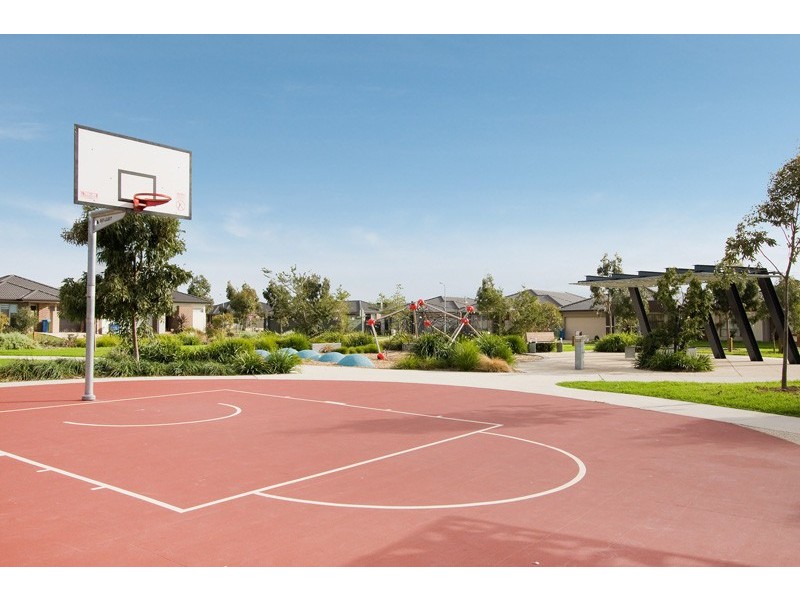 3 Hutton Way, Cranbourne East VIC 3977