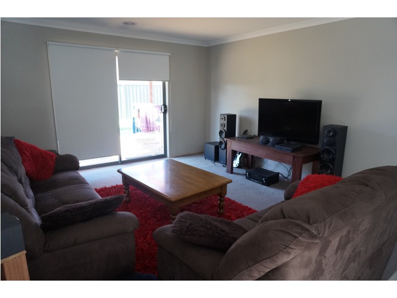 21 Jupiter Crescent, Cranbourne West VIC 3977