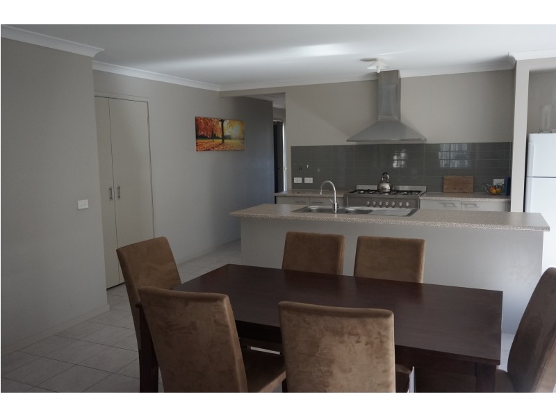 21 Jupiter Crescent, Cranbourne West VIC 3977