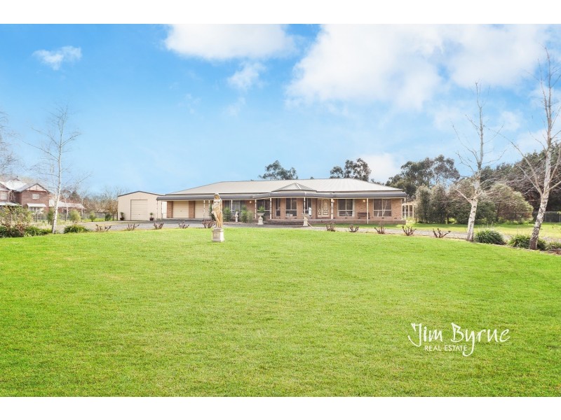 3 Fairway Court, Pakenham VIC 3810