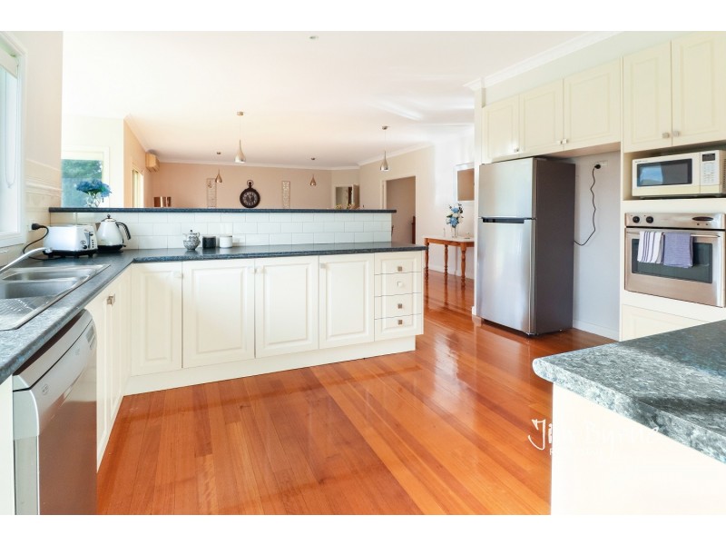 3 Fairway Court, Pakenham VIC 3810