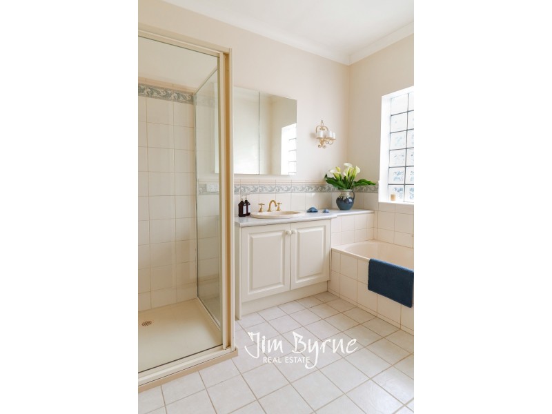 3 Fairway Court, Pakenham VIC 3810