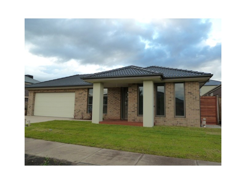 7 SABINA ROAD, Officer VIC 3809