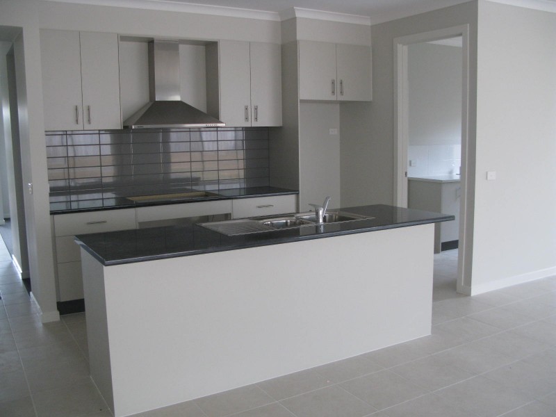 7 SABINA ROAD, Officer VIC 3809