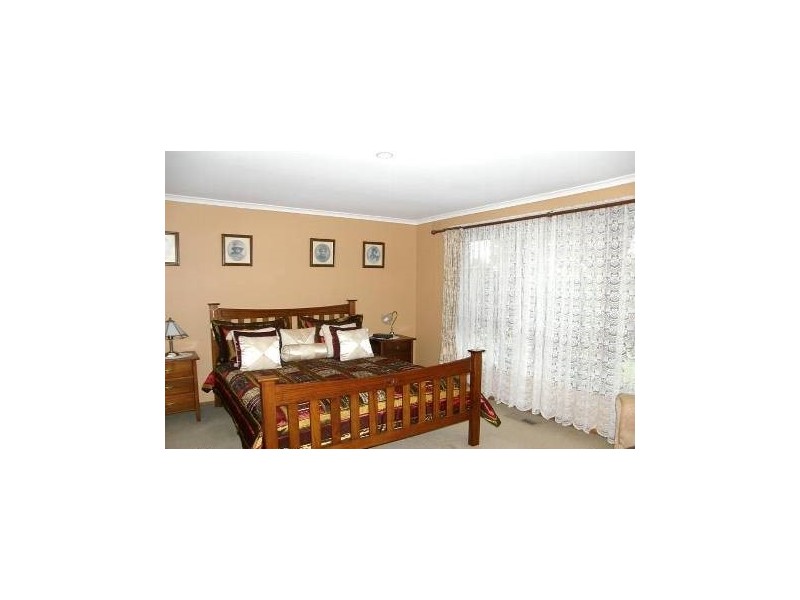 12 Ballarto Road, Clyde VIC 3978