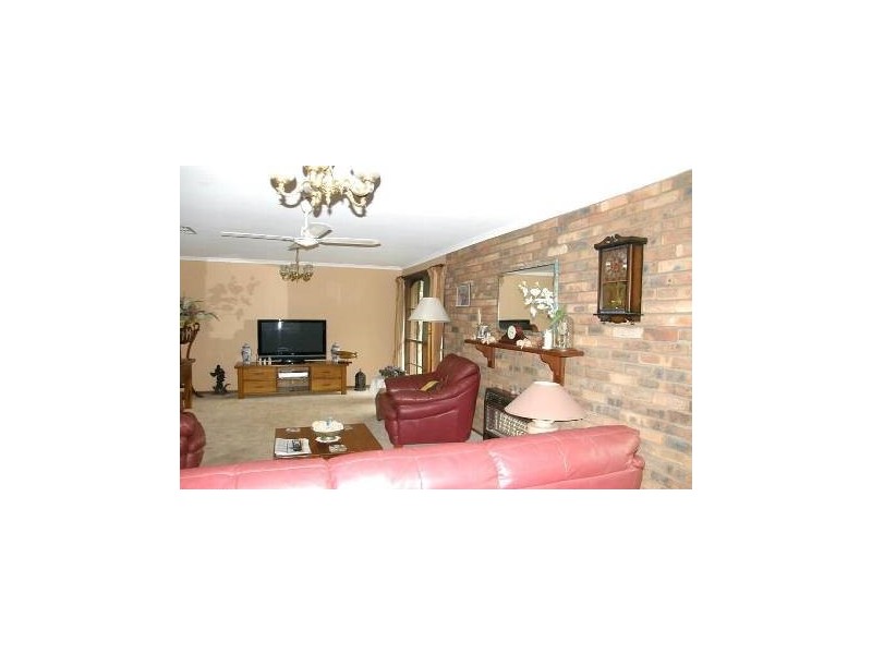 12 Ballarto Road, Clyde VIC 3978