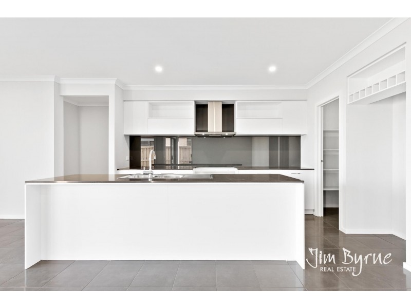 11 Cortajella Avenue, Clyde North VIC 3978