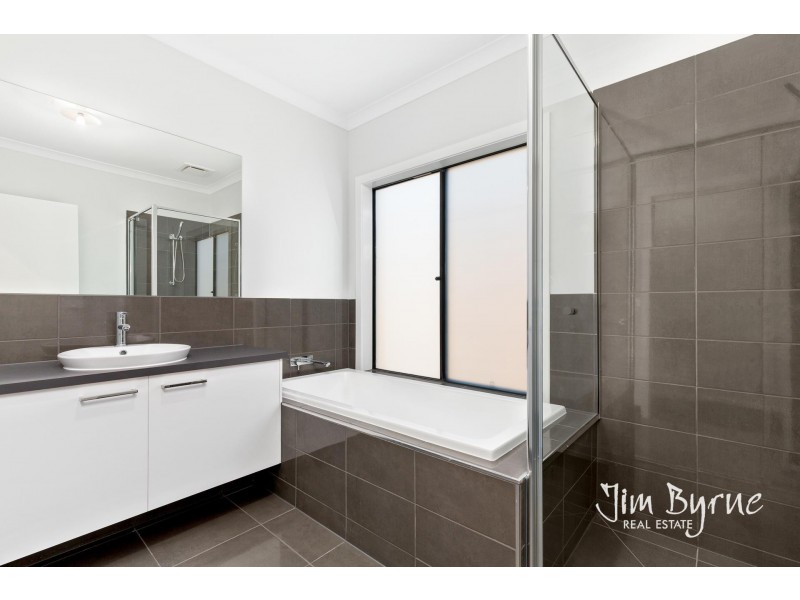 11 Cortajella Avenue, Clyde North VIC 3978