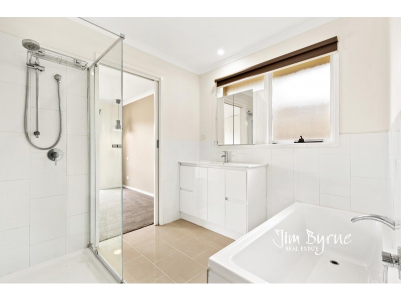 9 Kylie Court, Pakenham VIC 3810