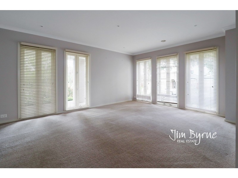 14 Monarch Road, Berwick VIC 3806