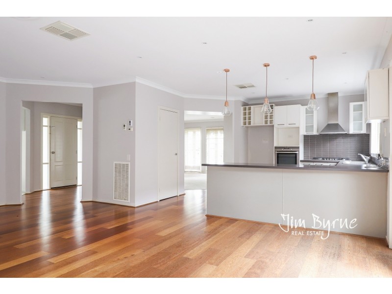 14 Monarch Road, Berwick VIC 3806