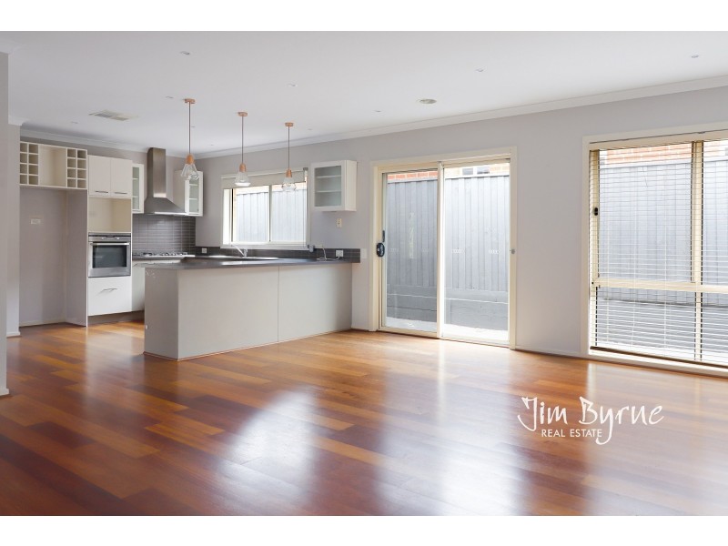 14 Monarch Road, Berwick VIC 3806