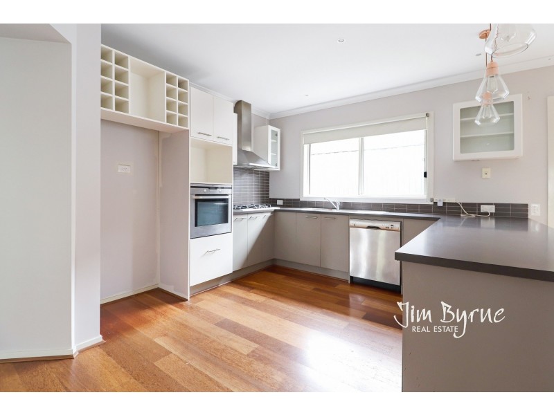 14 Monarch Road, Berwick VIC 3806