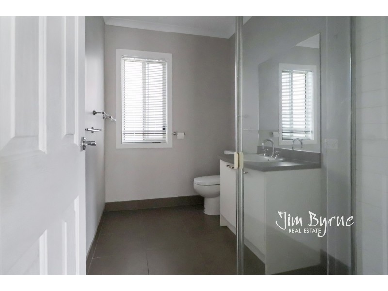 14 Monarch Road, Berwick VIC 3806