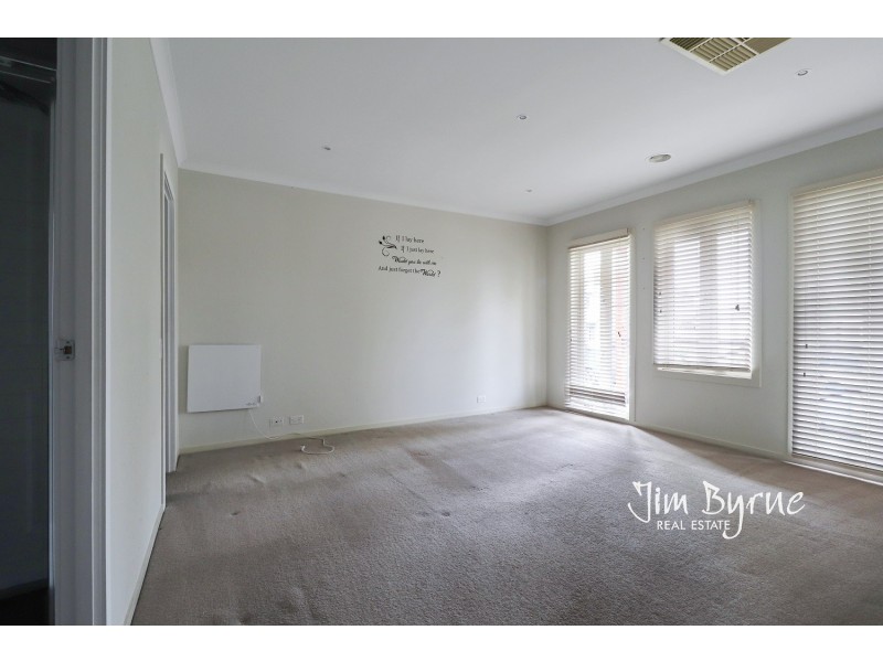 14 Monarch Road, Berwick VIC 3806