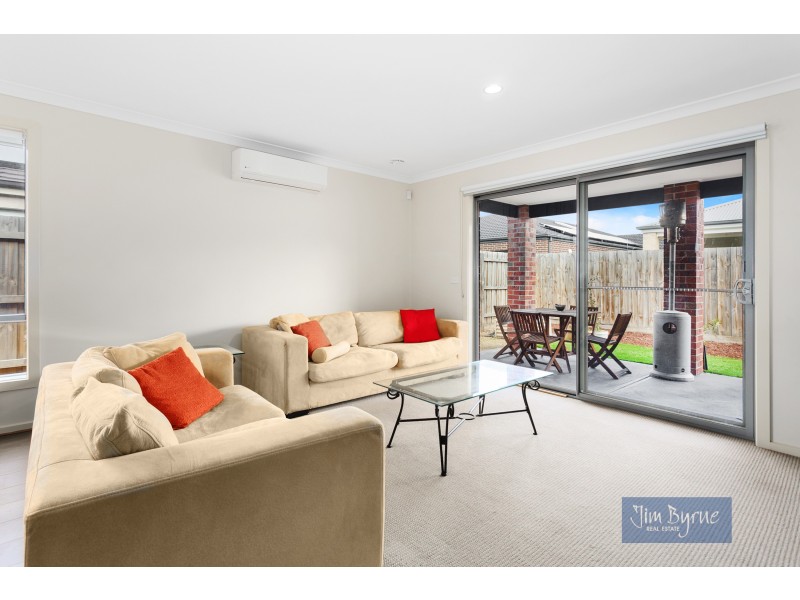 30 Ferrari Drive, Cranbourne East VIC 3977