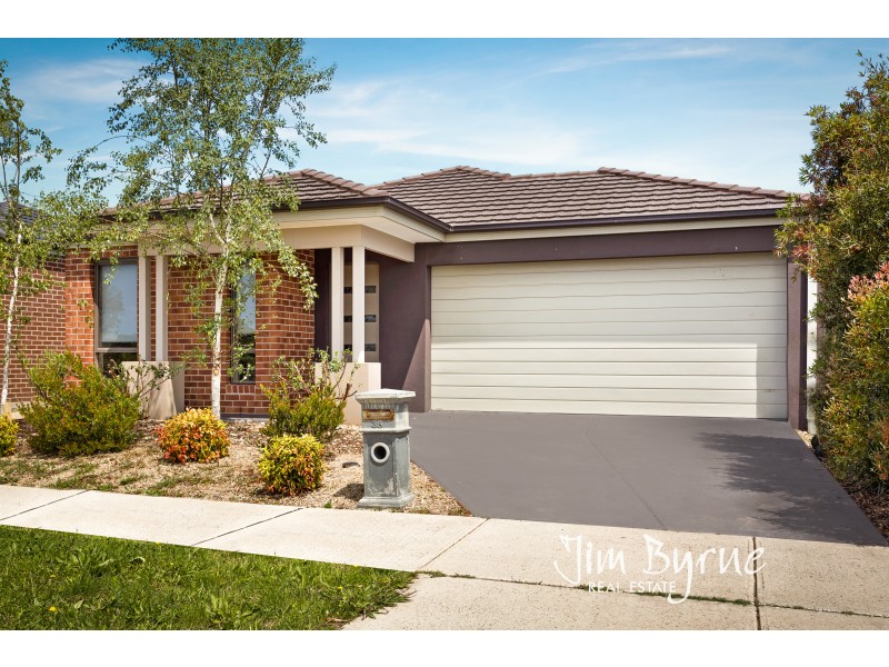 38 Ferrari Drive, Cranbourne East VIC 3977