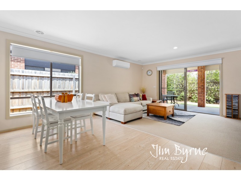 38 Ferrari Drive, Cranbourne East VIC 3977