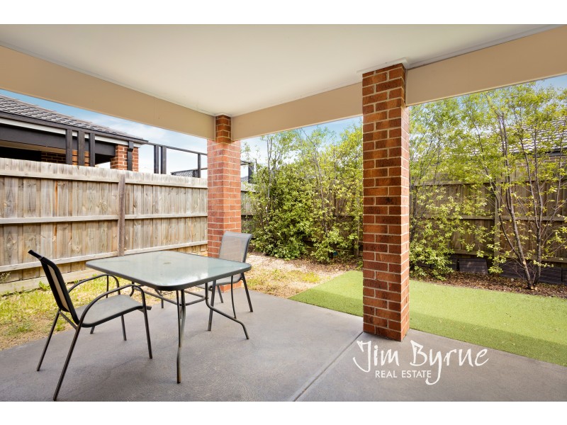 38 Ferrari Drive, Cranbourne East VIC 3977