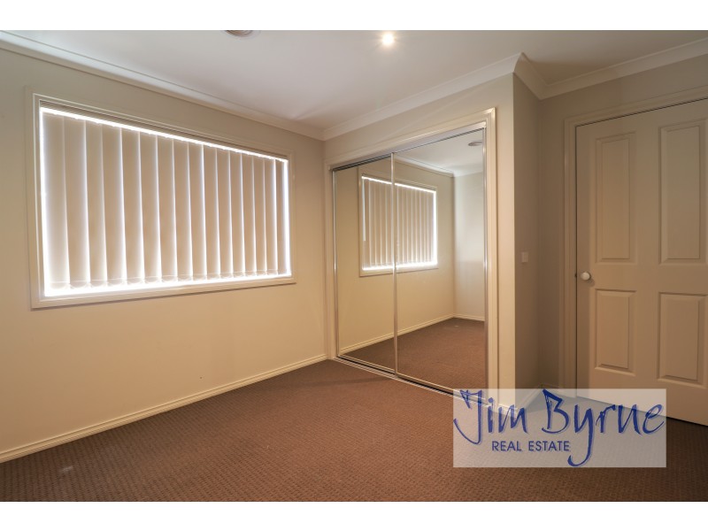 80 Thunderbolt Drive, Cranbourne East VIC 3977