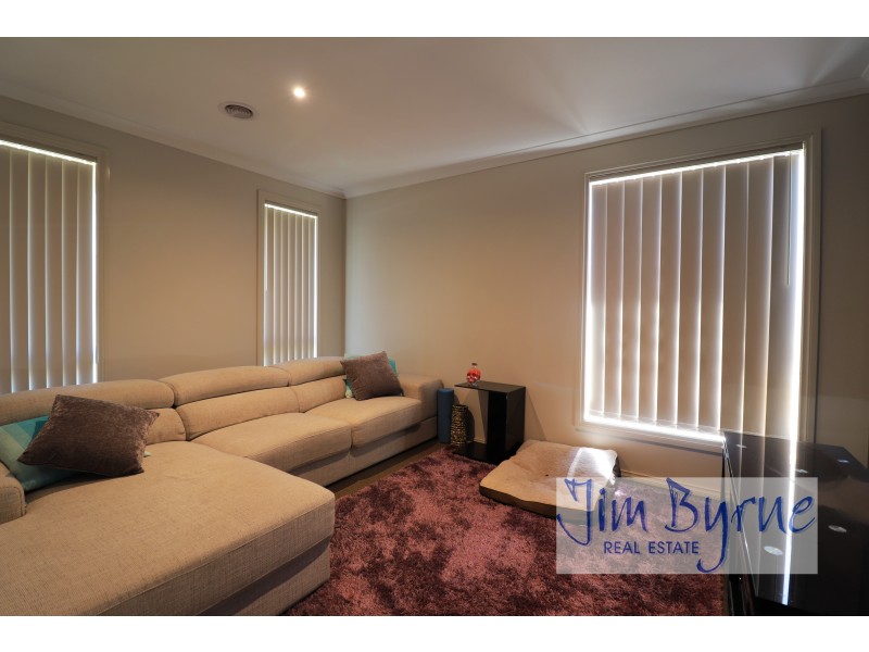 80 Thunderbolt Drive, Cranbourne East VIC 3977
