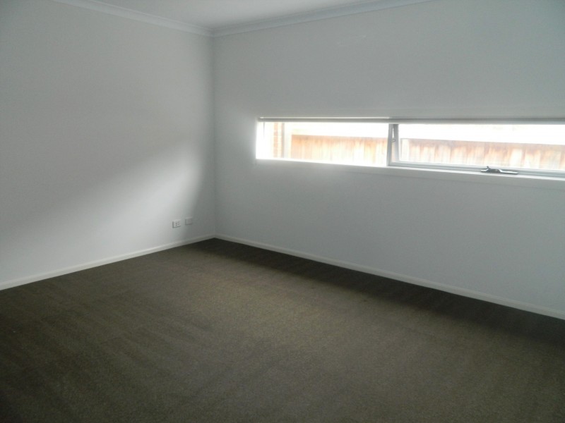 19 Flash Dan Drive, Cranbourne East VIC 3977