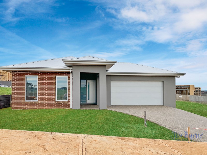 6 Silver Wattle Drive, Warragul VIC 3820