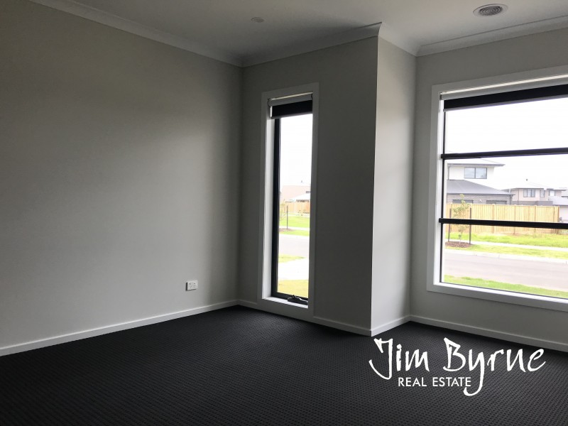 10 Cilroy Crescent, Cranbourne South VIC 3977