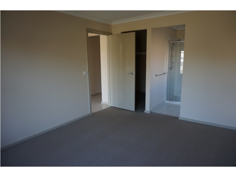 37 Morphetville Street, Clyde North VIC 3978