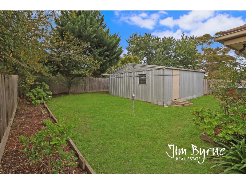 42 Saxonwood Drive, Narre Warren VIC 3805