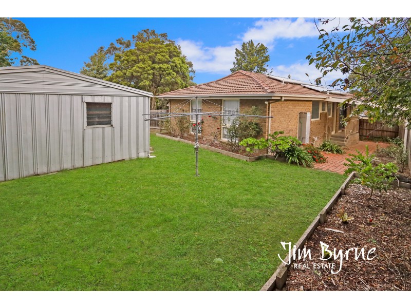 42 Saxonwood Drive, Narre Warren VIC 3805
