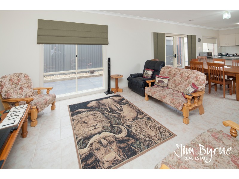 11 Platt Close, Pakenham VIC 3810