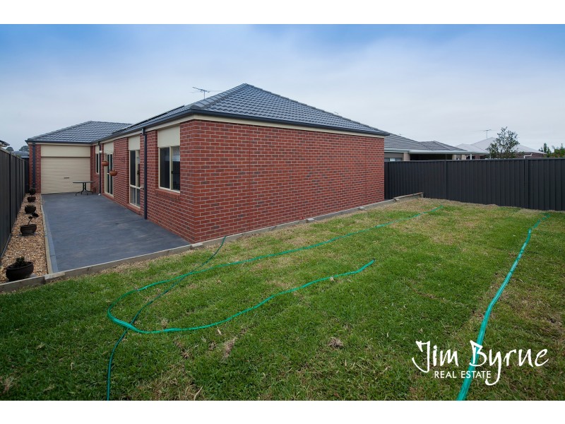 11 Platt Close, Pakenham VIC 3810