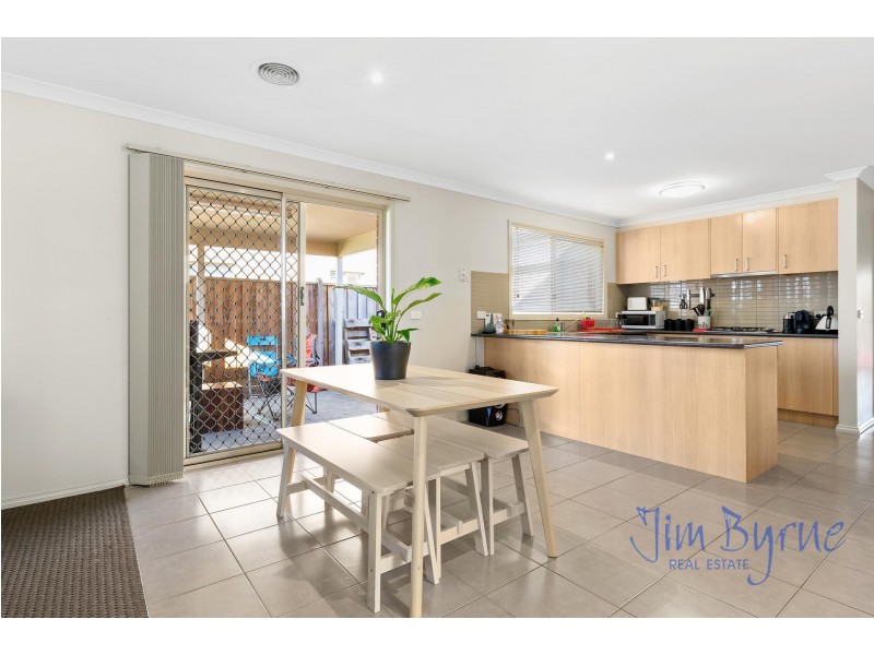 80 Thunderbolt Drive, Cranbourne East VIC 3977