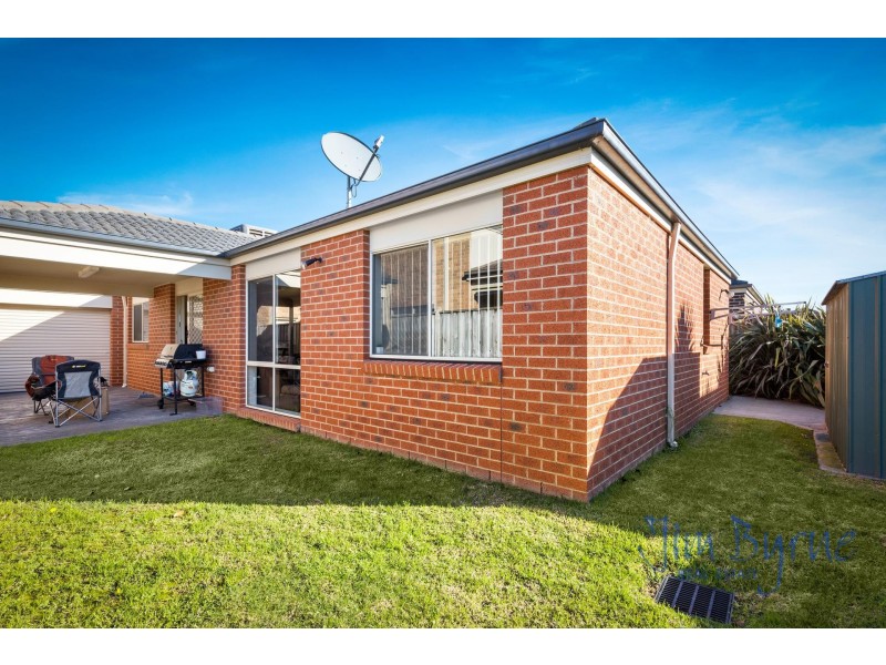 80 Thunderbolt Drive, Cranbourne East VIC 3977