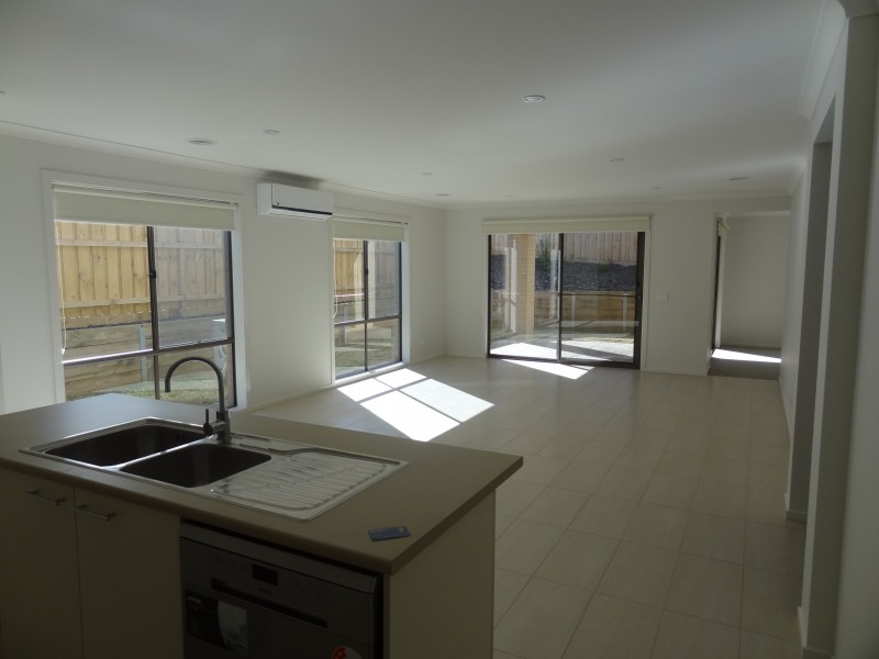 7 Belmont Crescent, Pakenham VIC 3810