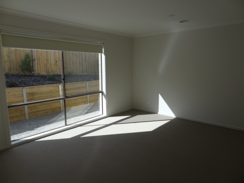 7 Belmont Crescent, Pakenham VIC 3810