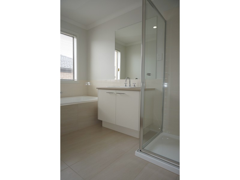 3 Shakespeare Grove, Officer VIC 3809