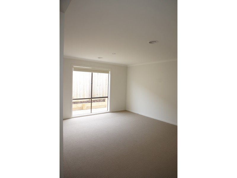 3 Shakespeare Grove, Officer VIC 3809