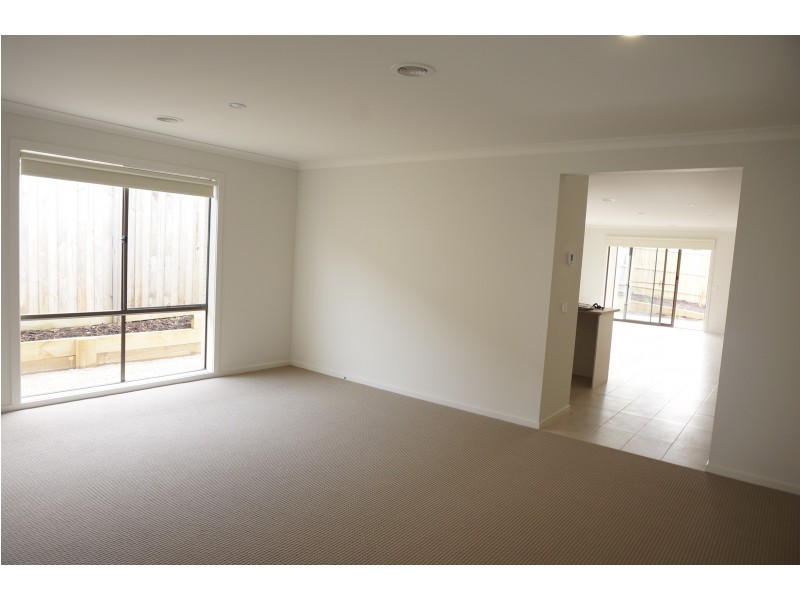 3 Shakespeare Grove, Officer VIC 3809