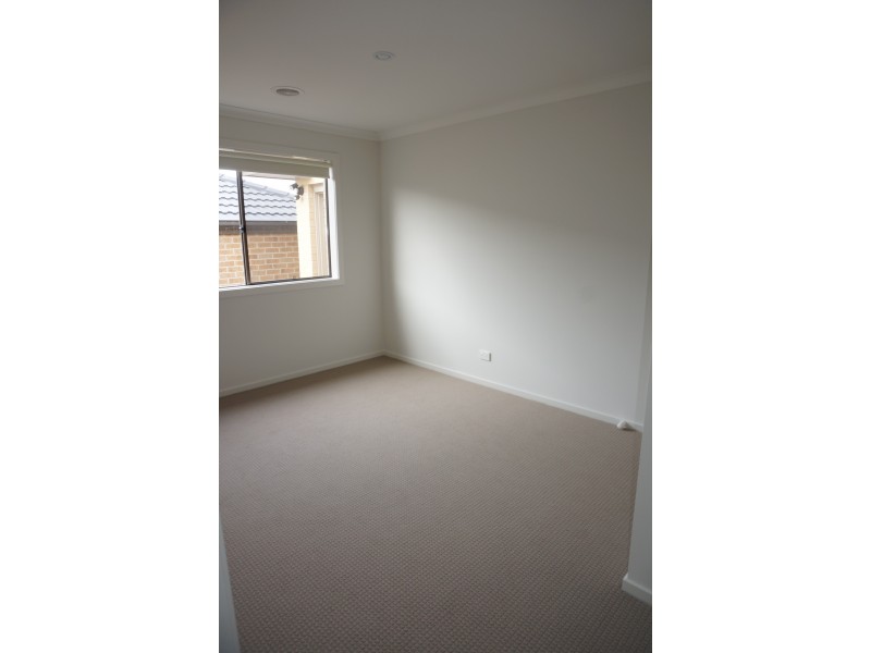 3 Shakespeare Grove, Officer VIC 3809