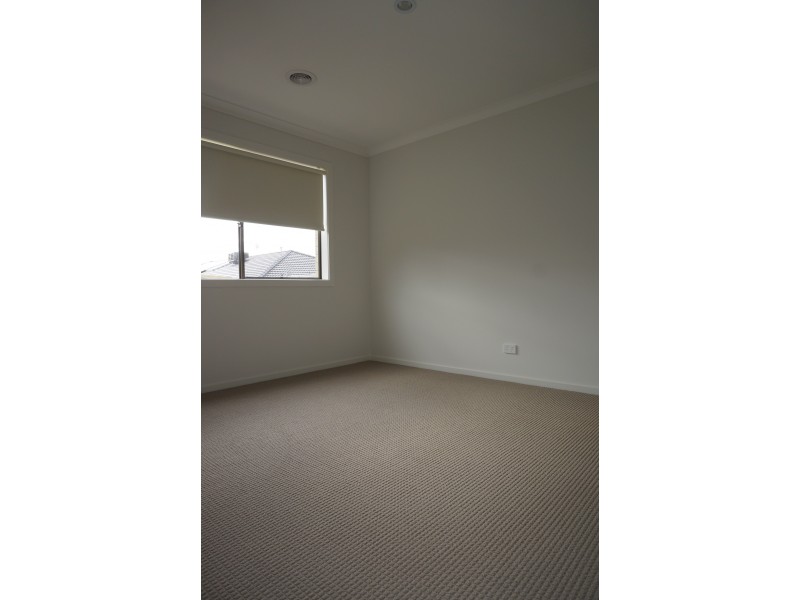 3 Shakespeare Grove, Officer VIC 3809