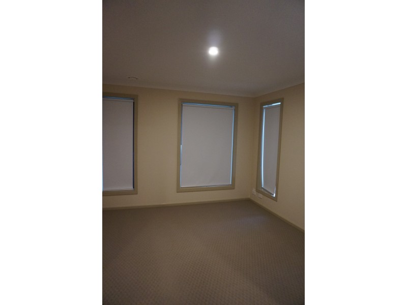 52 Ferrari Drive, Cranbourne East VIC 3977