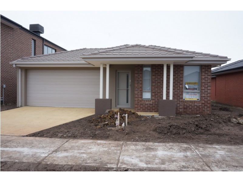 9 Sundew Avenue, Cranbourne East VIC 3977